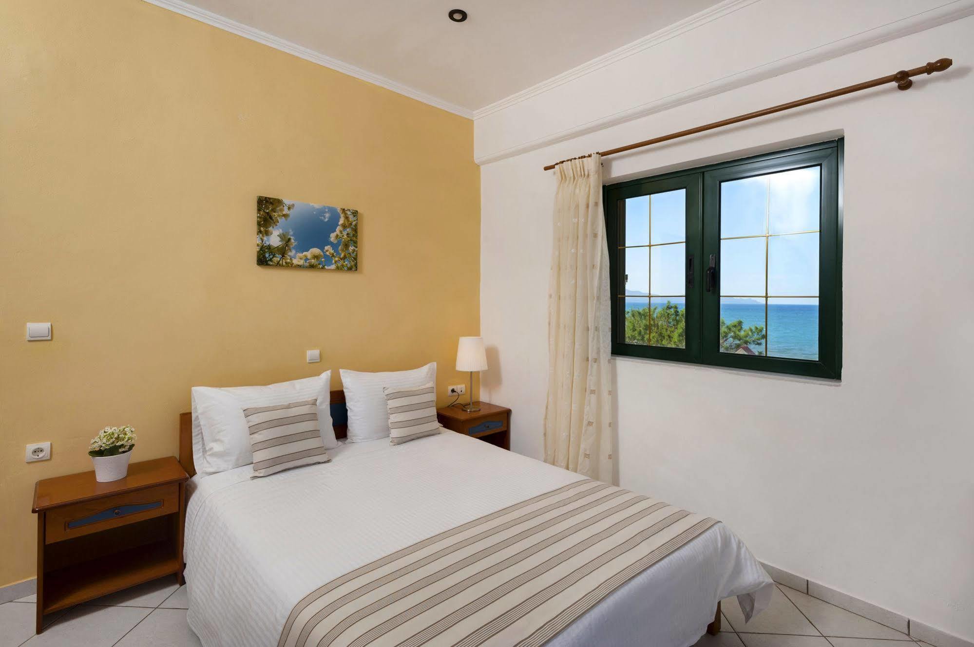 Mesogios Beach Korfalonas Екстериор снимка