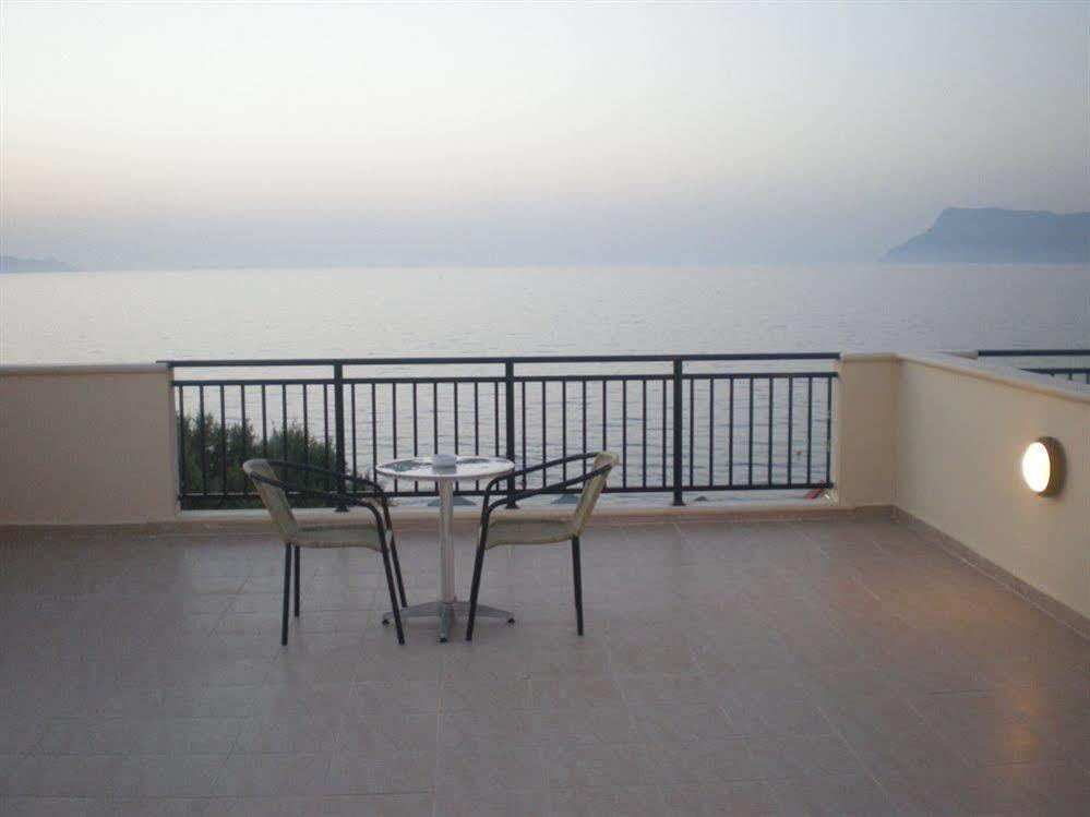 Mesogios Beach Korfalonas Екстериор снимка